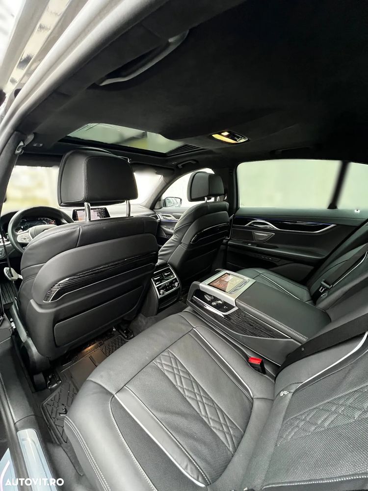 BMW Seria 7 730d xDrive MHEV - 8