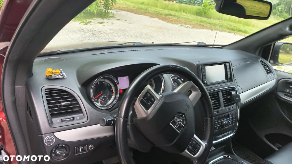 Dodge Grand Caravan 3.6 R/T - 12