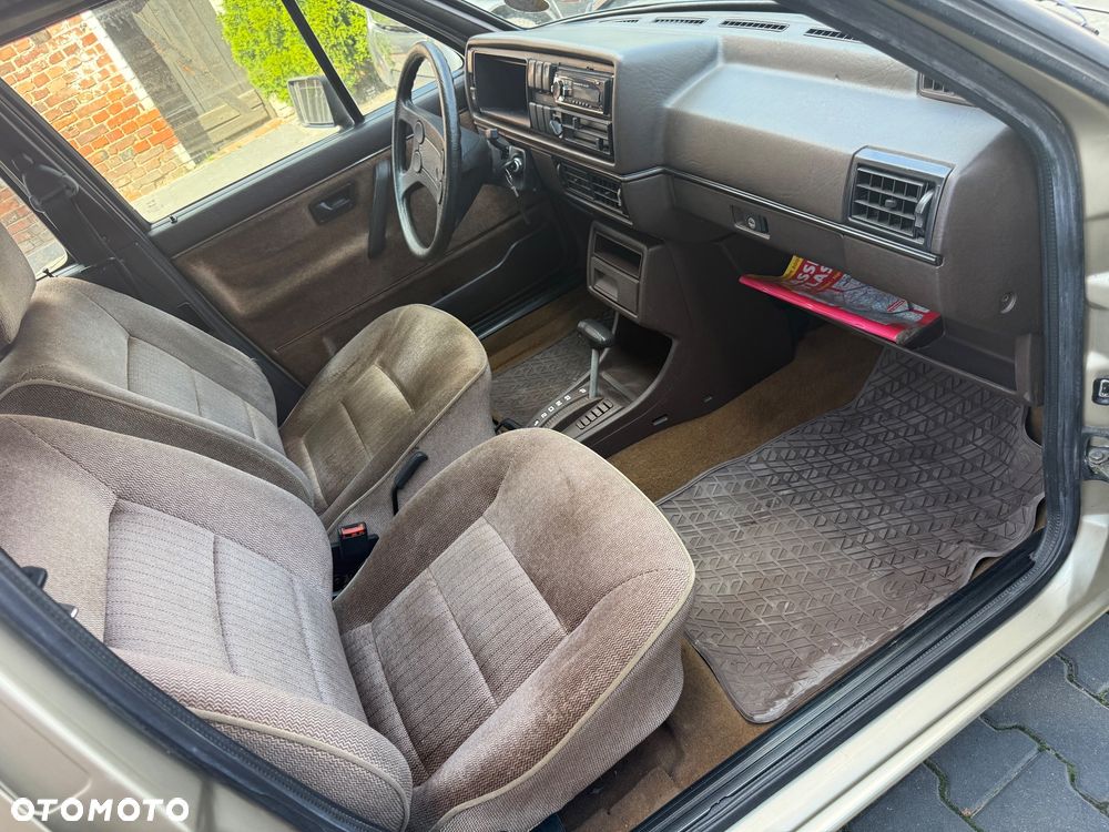 Volkswagen Golf - 11