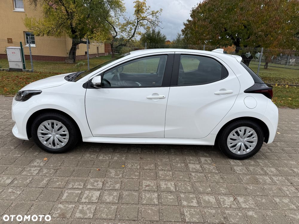 Toyota Yaris 2023 photo 4