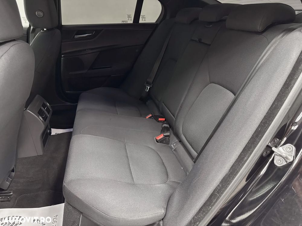 Jaguar XE 2.0 Pure - 20