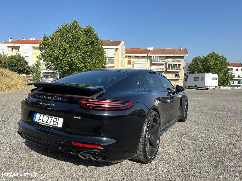 Porsche Panamera 4 S - 10