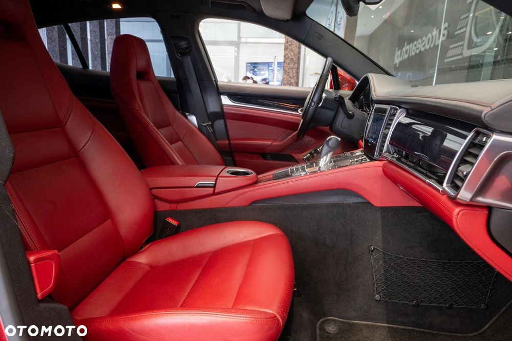 Porsche Panamera - 16