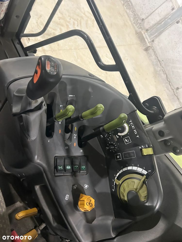 Claas Arion 630 - 12