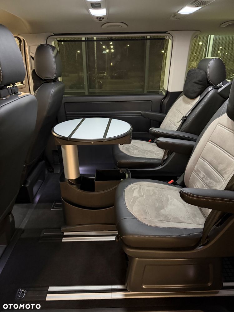 Volkswagen Multivan - 11