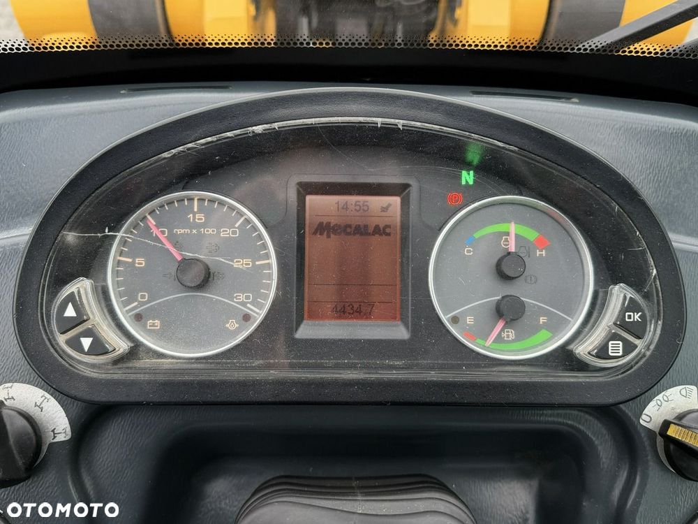 Mecalac AS 700 Obrotowe ramie Szybko-Złącze Mało motogodzin - 26