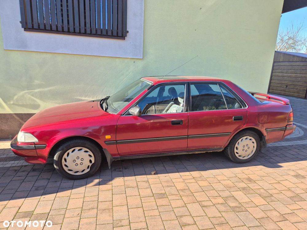 Toyota Carina - 1