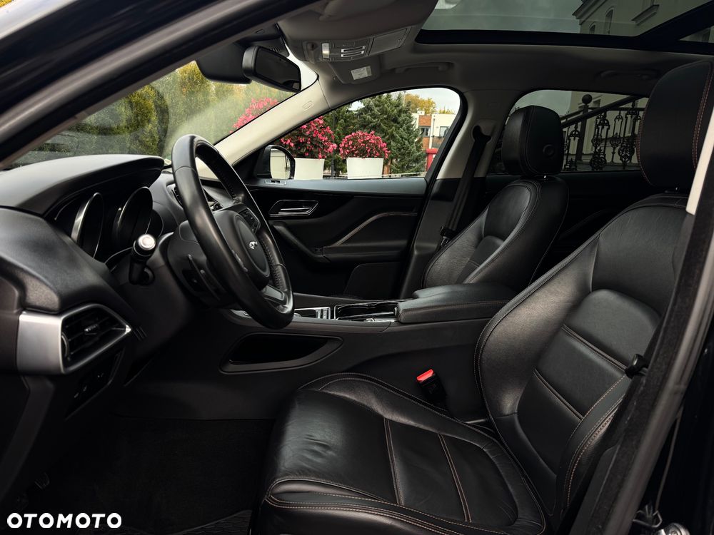 Jaguar F-Pace 20d AWD R-Sport - 30