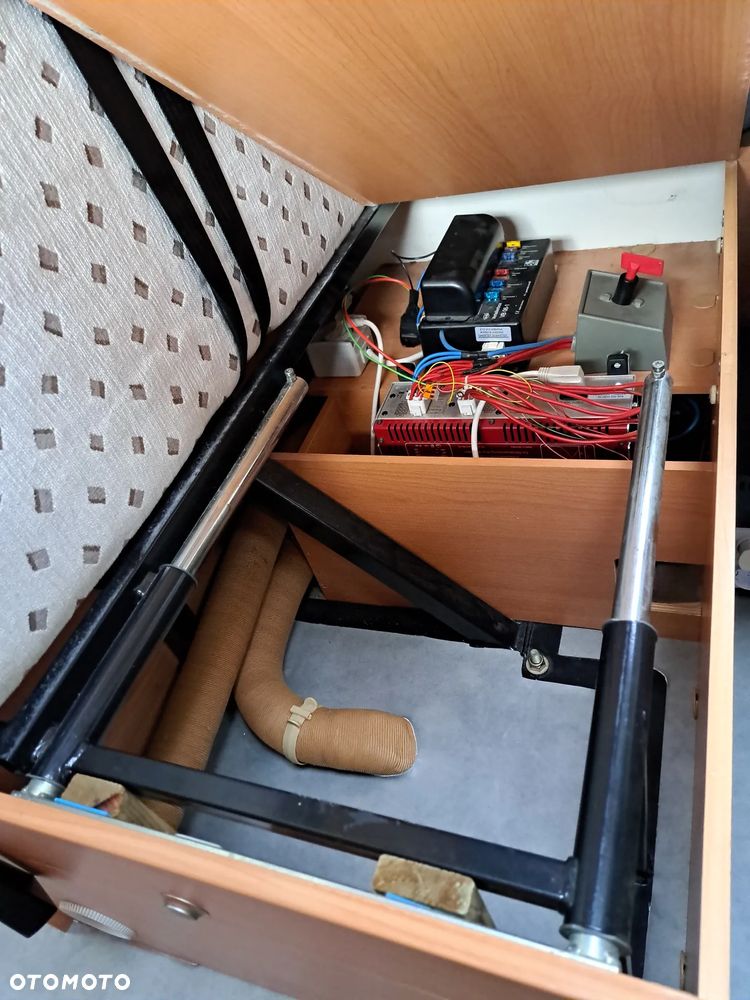 KNAUS SUN TRAVELLER 658LG - 38