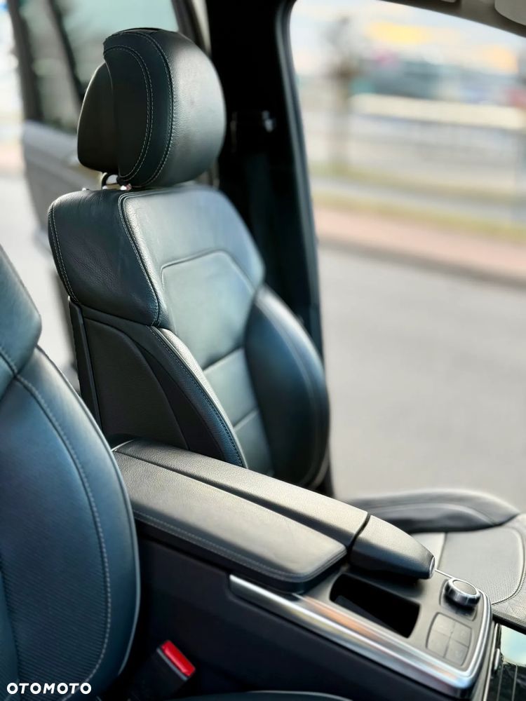 Mercedes-Benz GL - 10