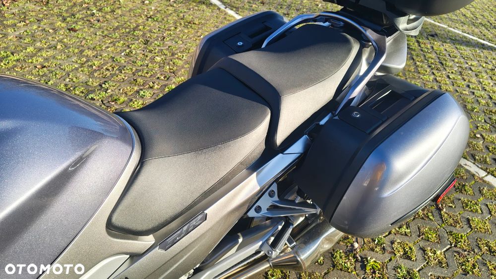 Yamaha FJR - 29