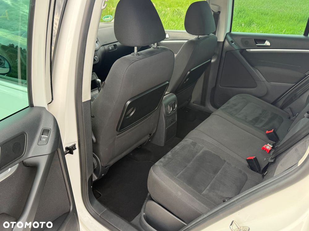 Volkswagen Tiguan 2.0 TDI DPF 4Motion BlueMotion Technology DSG Exclusive - 22
