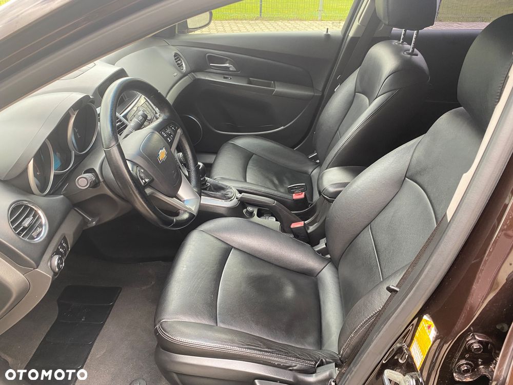 Chevrolet Cruze 1.7 LT - 12