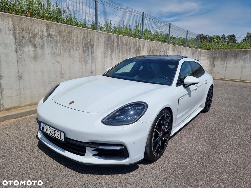 Porsche Panamera 4 e-Hybrid Sport Turismo - 17