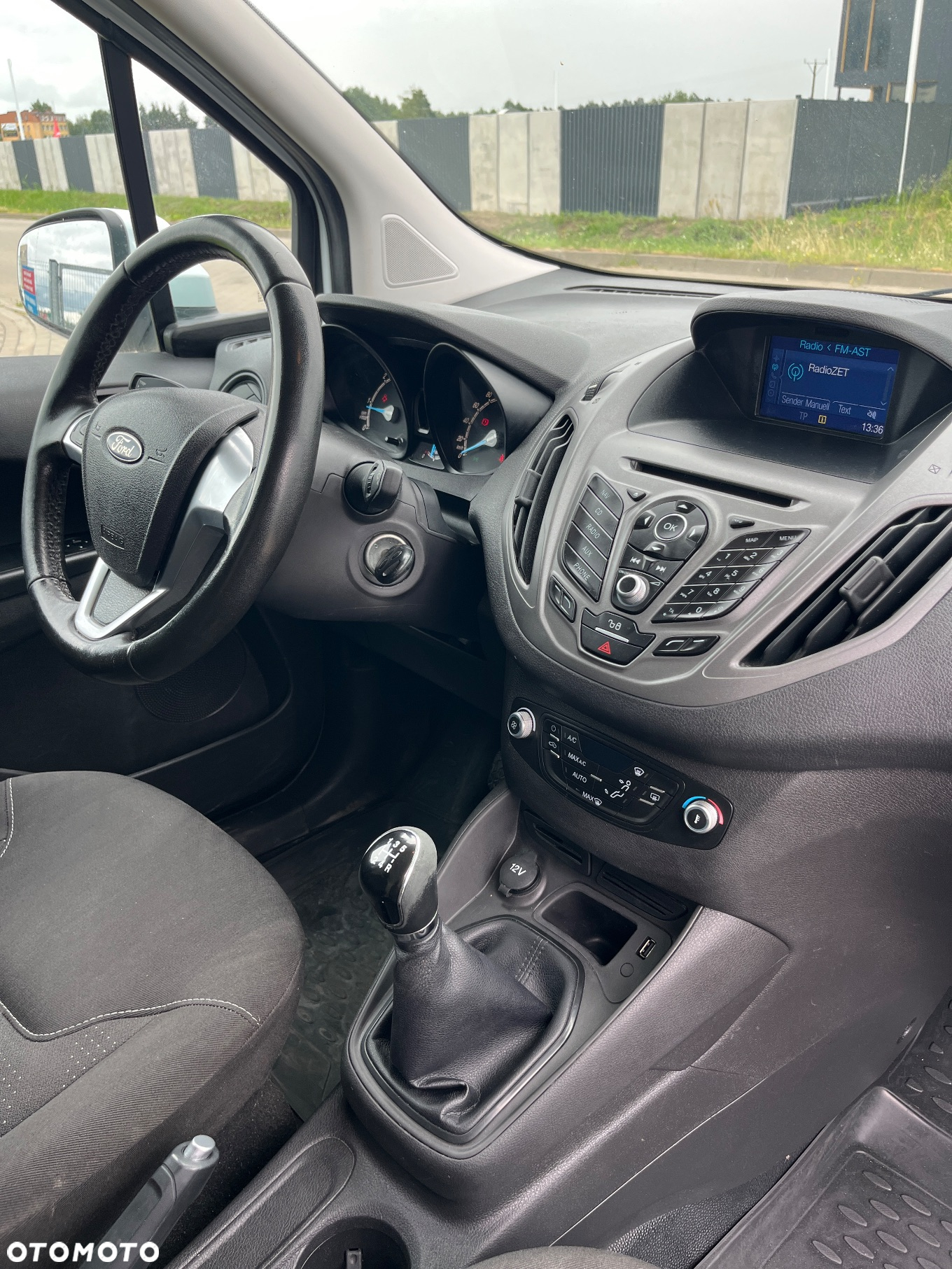 Ford Transit Courier - 8