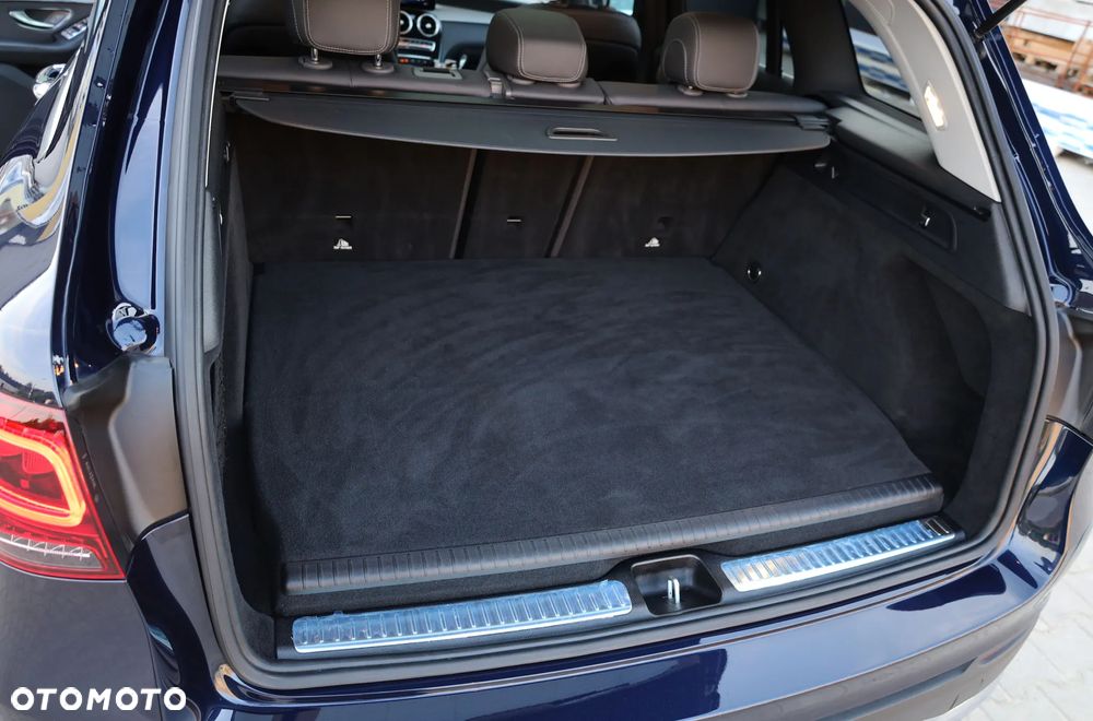 Mercedes-Benz GLC 300 e 4Matic 9G-TRONIC - 33