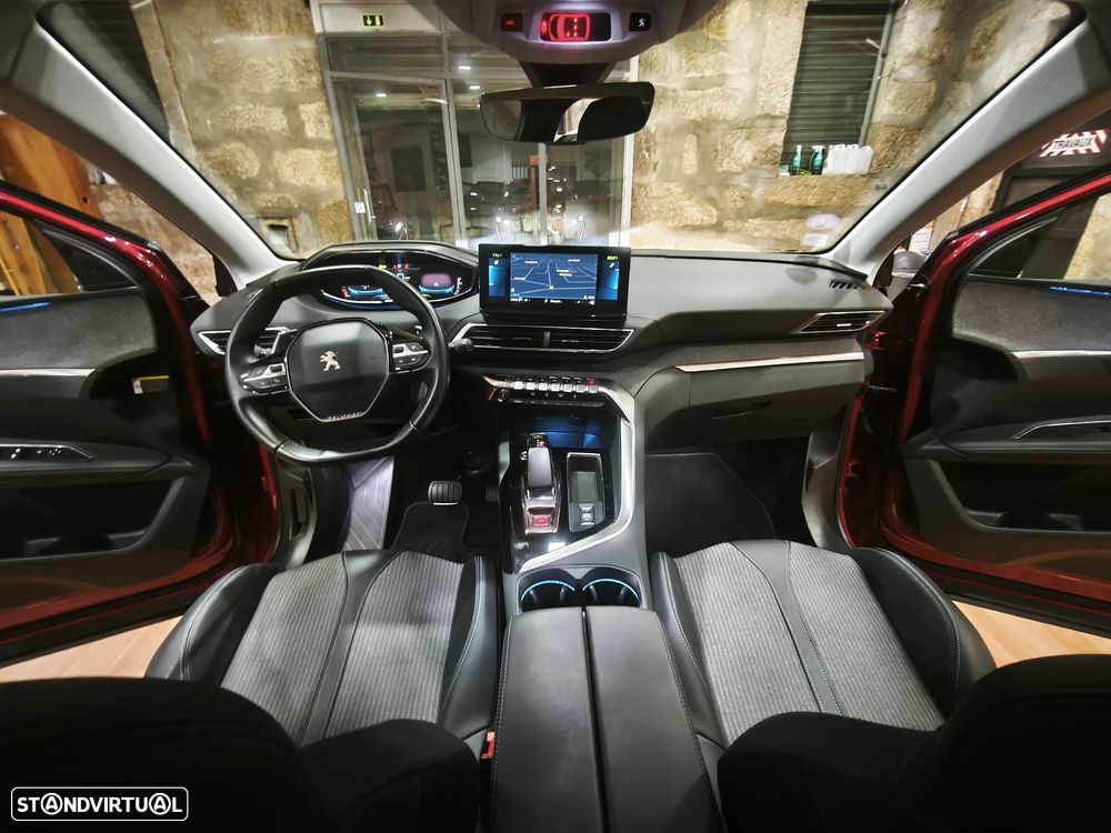 Peugeot 3008 225 e-EAT8 Allure - 31