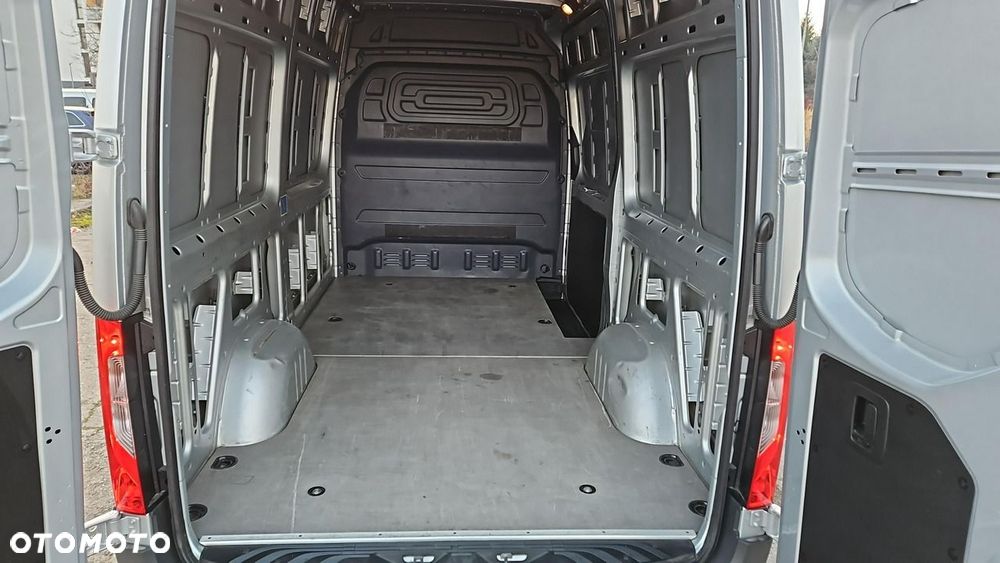 Mercedes-Benz Sprinter - 21