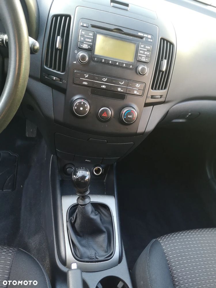 Hyundai i30 ver-1-6-classic - 17