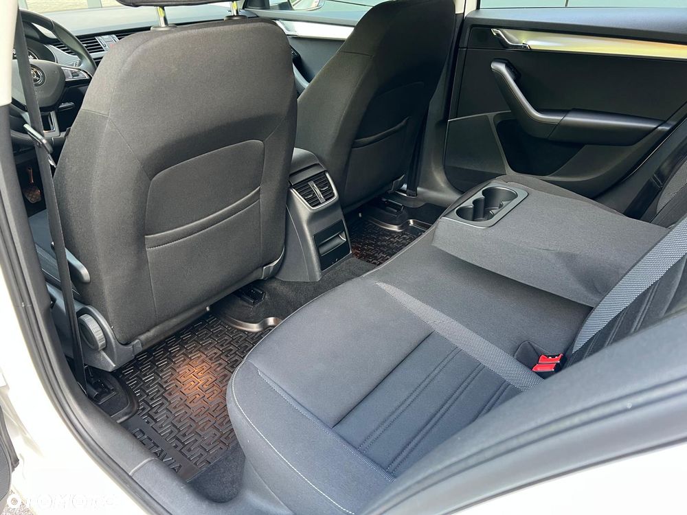 Skoda Octavia 1.6 TDI Ambition - 12