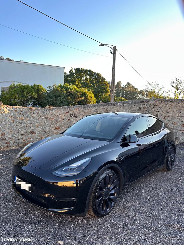 Tesla Model Y 2023 photo 4