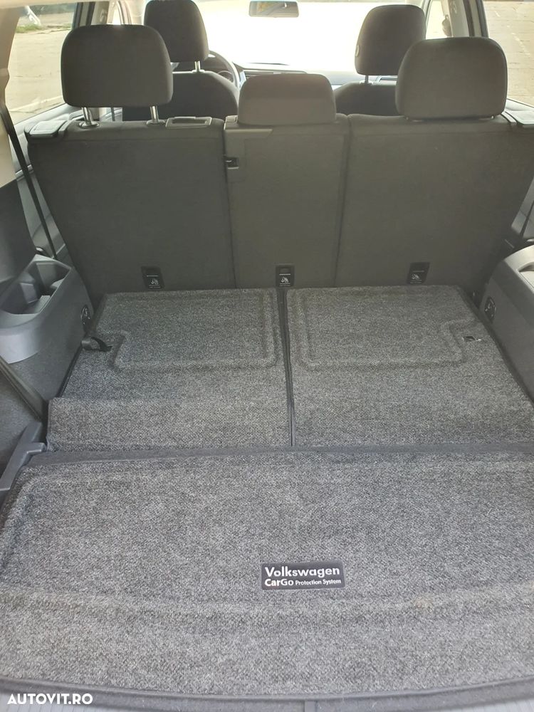 Volkswagen Tiguan - 12