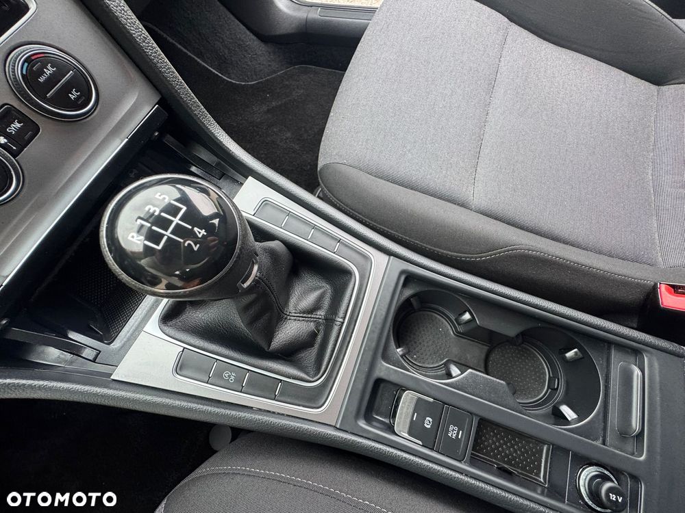 Volkswagen Golf VII 1.6 TDI BMT Comfortline - 31
