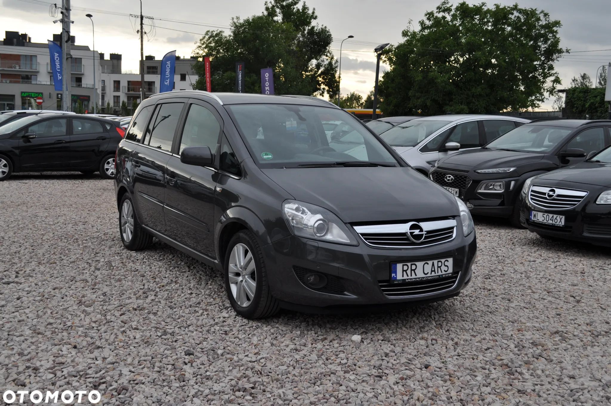 Opel Zafira 1.8 Cosmo - 1