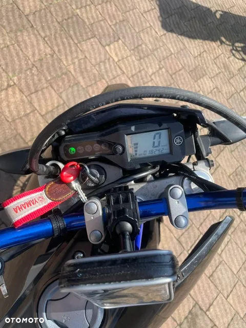 Yamaha WR - 8