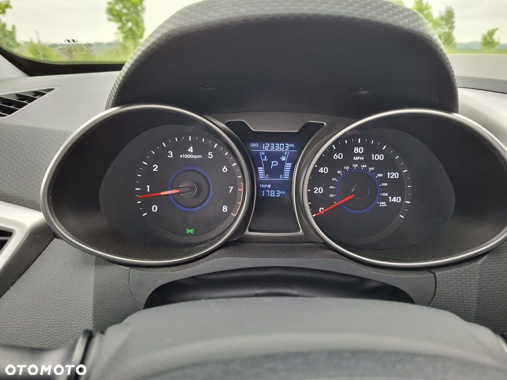 Hyundai Veloster - 16