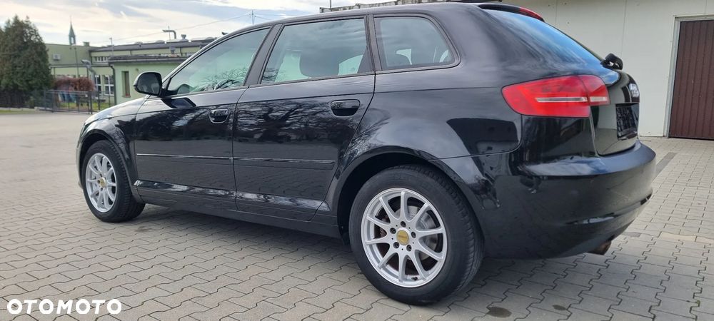 Audi A3 Sportback 1.6 Attraction - 4