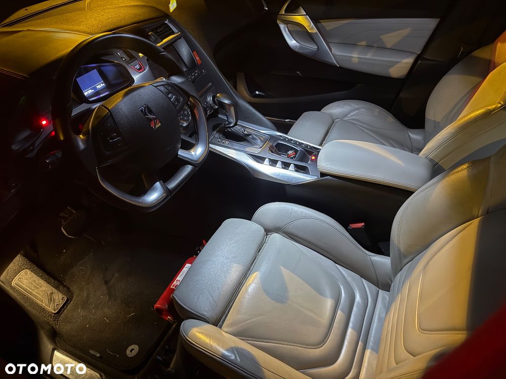 DS Automobiles DS 5 - 12