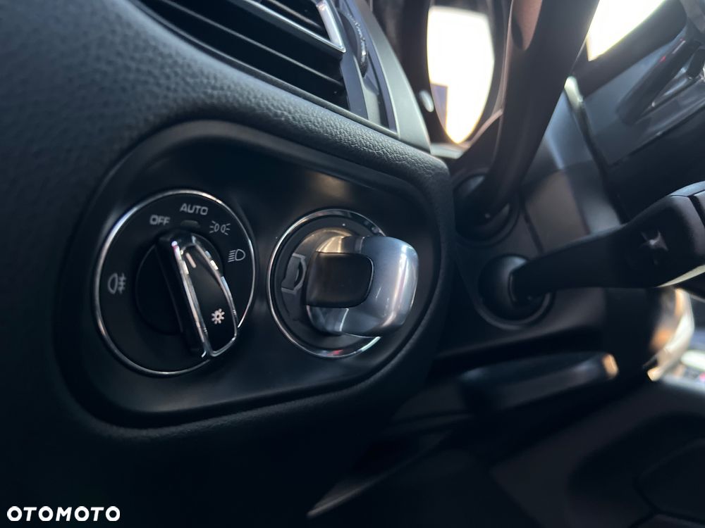 Porsche Macan T - 36