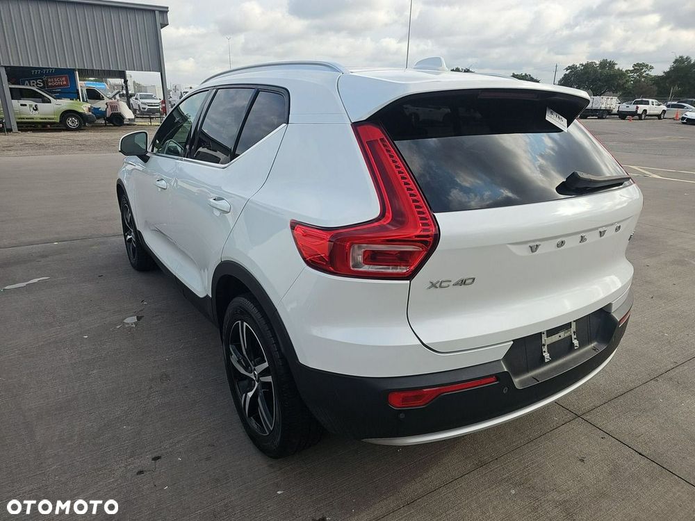Volvo XC 40 - 5