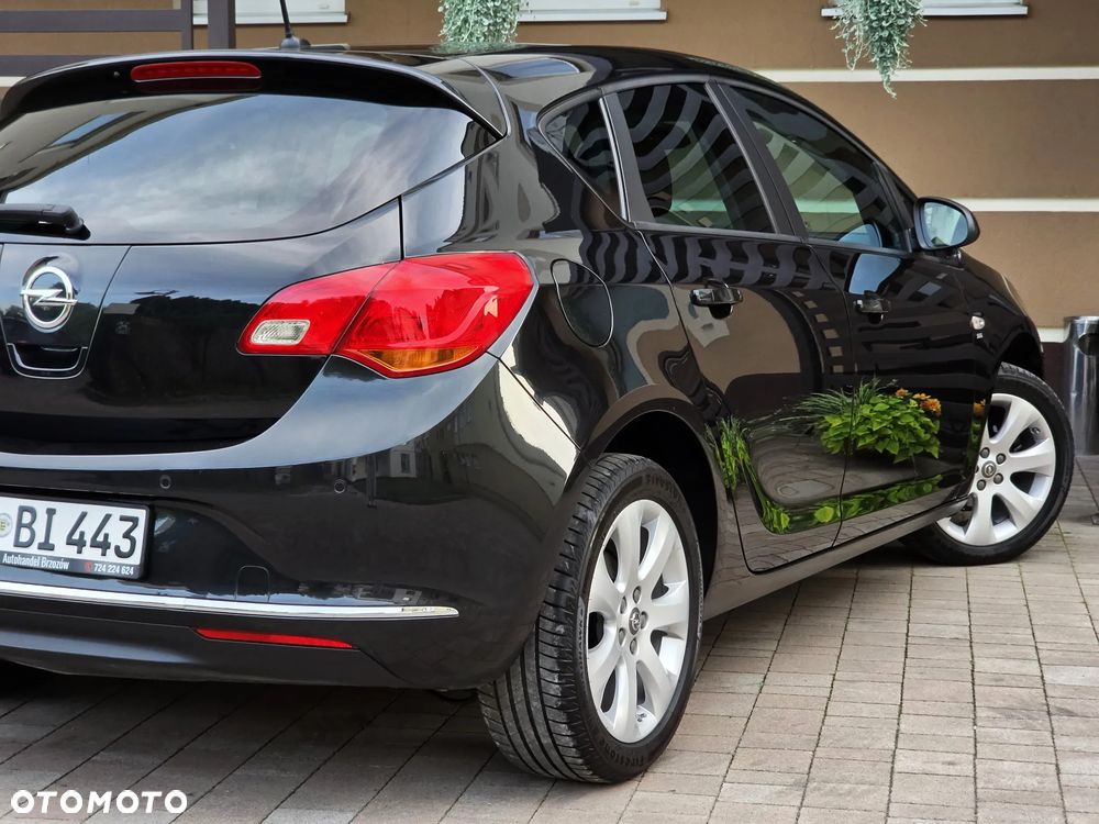 Opel Astra 1.4 Turbo Cosmo - 25