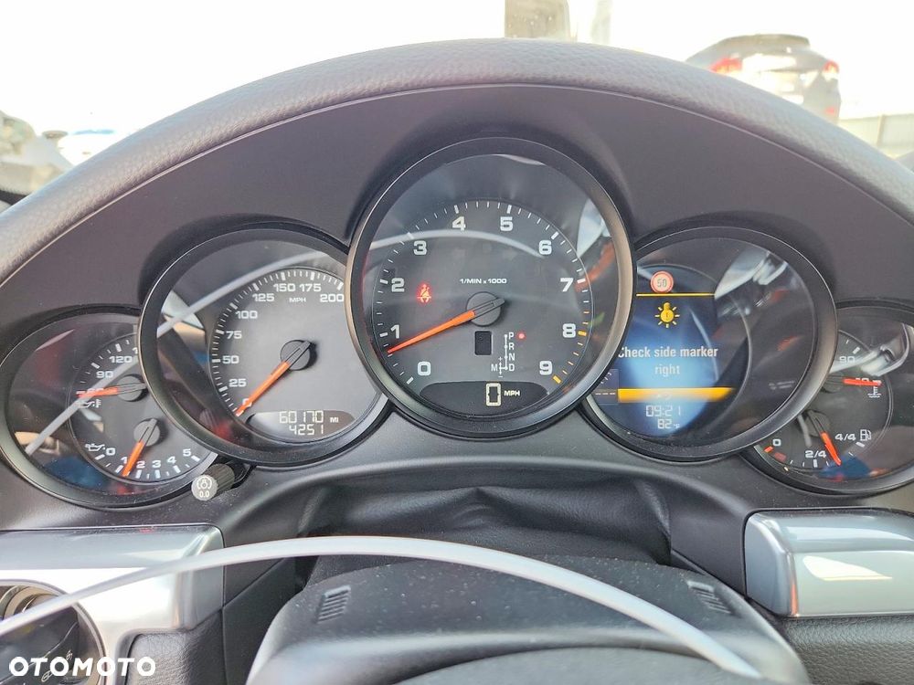 Porsche 911 Carrera Tiptronic S - 10