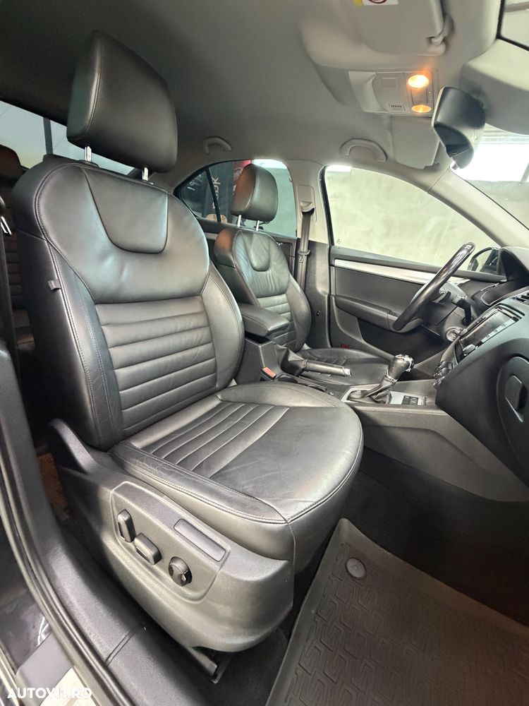 Skoda Octavia 2.0 TDI DSG 4X4 RS - 18