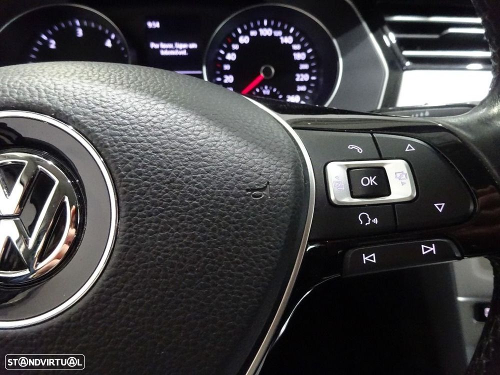 VW Passat 1.6 TDI Confortline - 13