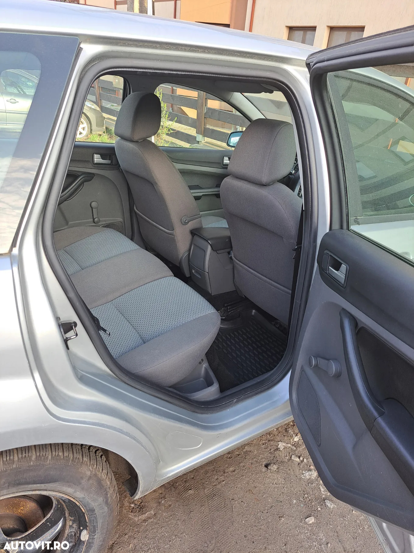 Ford Focus - 8