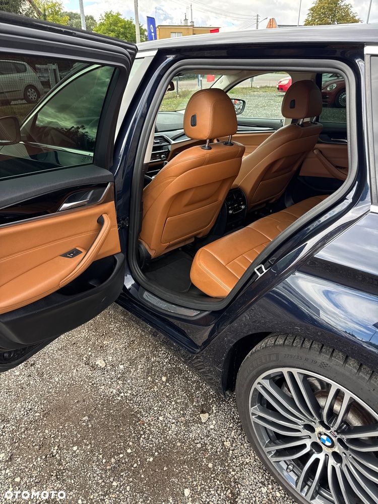 BMW Seria 5 520i Sport Line - 30