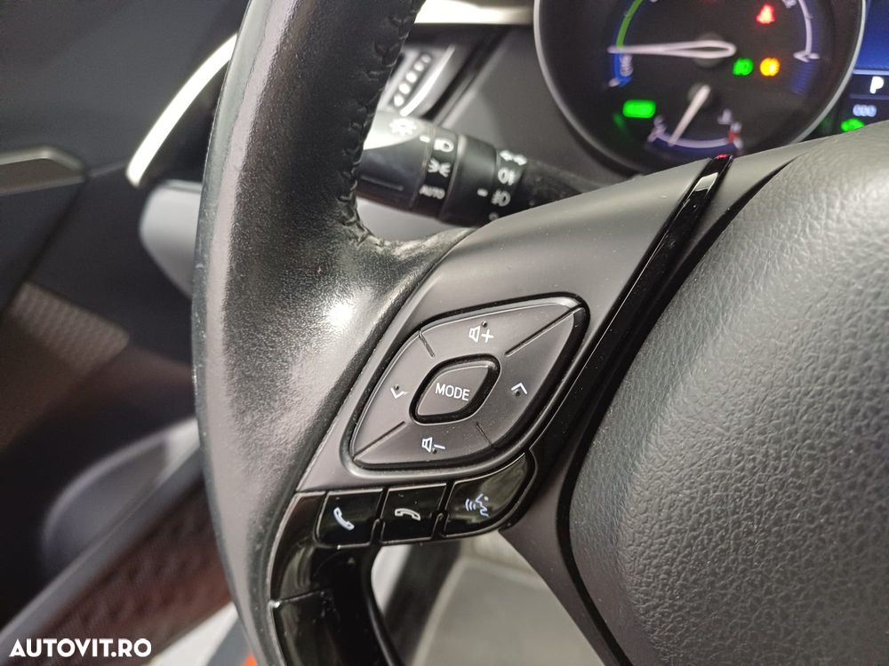 Toyota C-HR 2.0 HSD 184 CP 4x2 CVT Classy Bi-Tone - 14