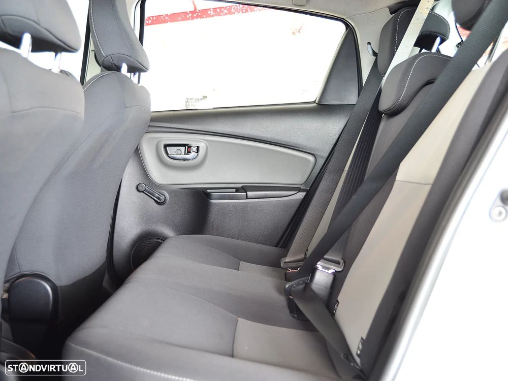 Toyota Yaris 1.0 VVT-i ACtive - 12