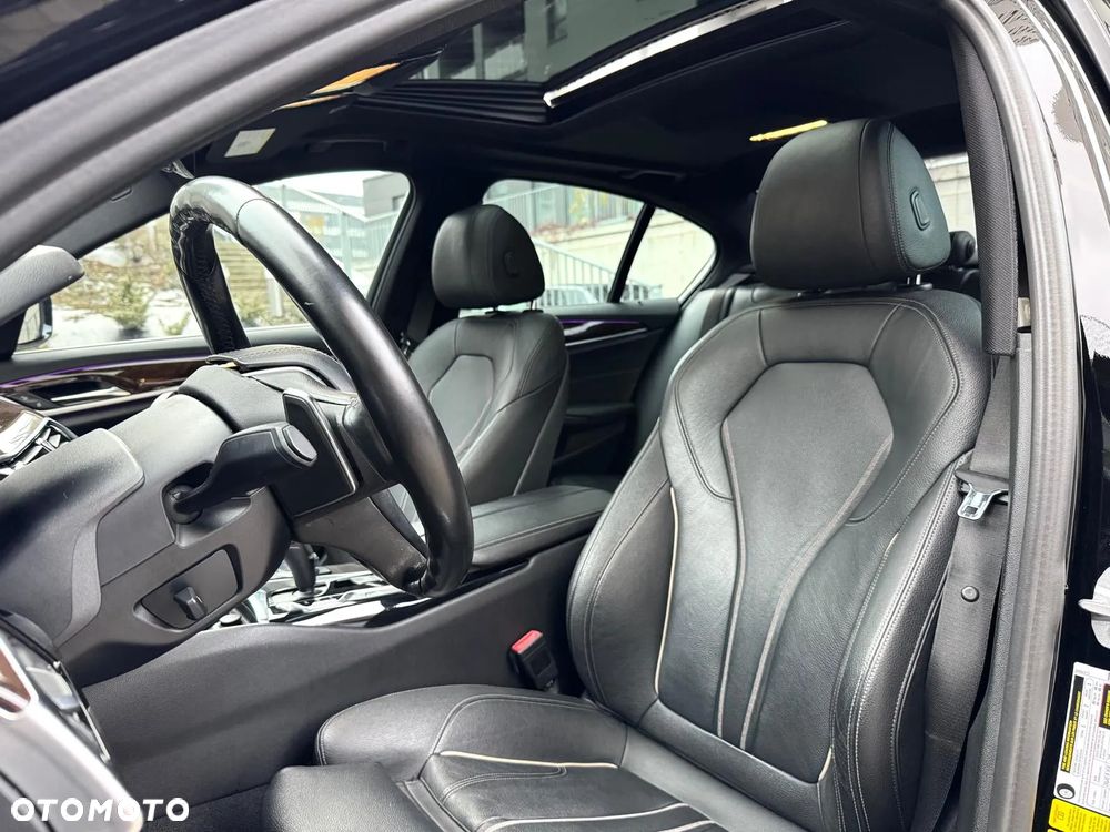 BMW Seria 5 530e - 12