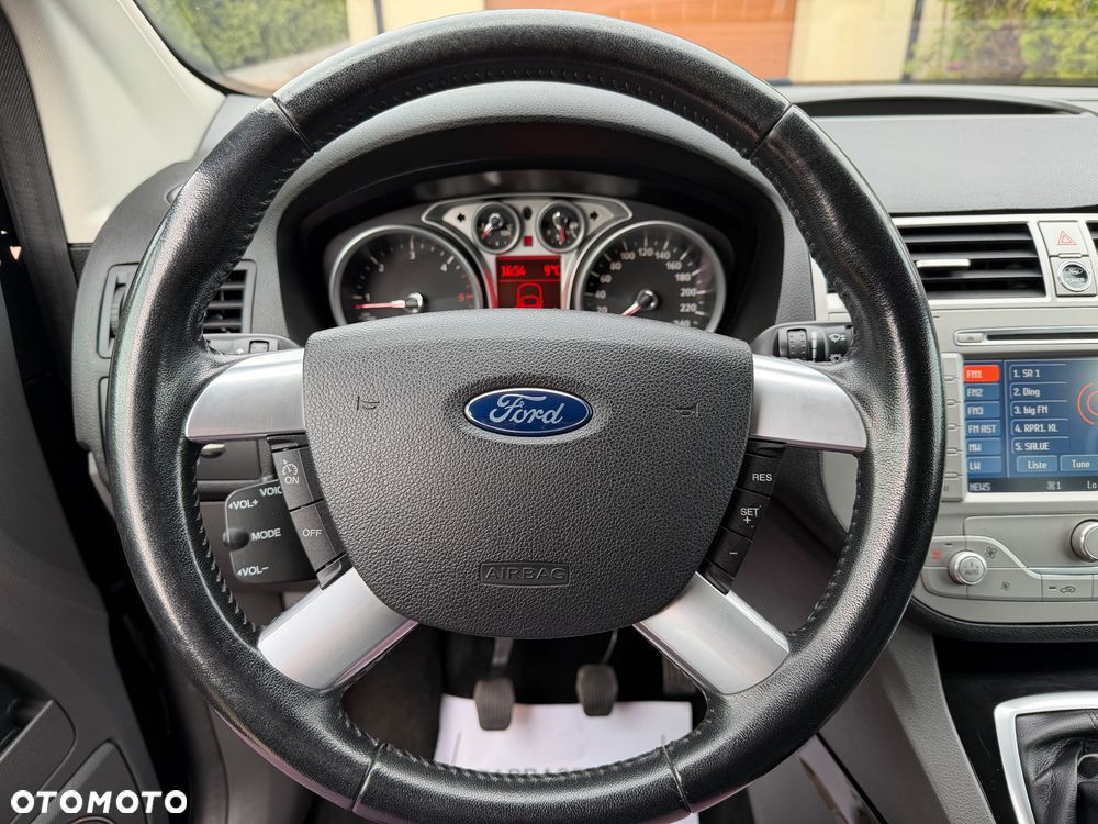 Ford Kuga 2.0 TDCi 4x4 Titanium - 24