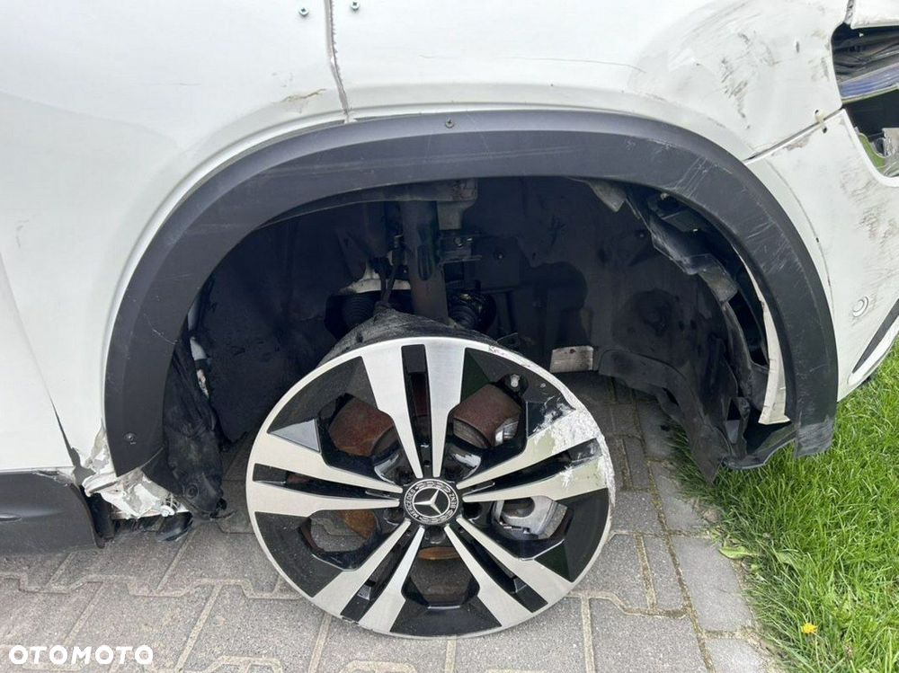 Mercedes-Benz GLB - 18