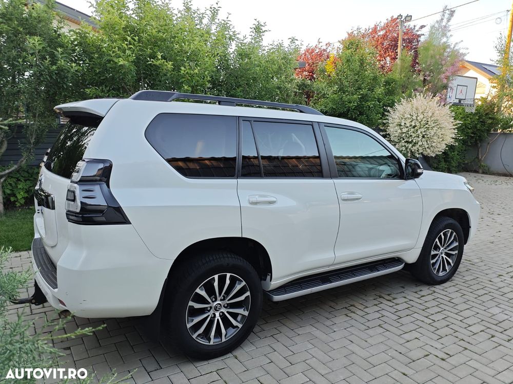 Toyota Land Cruiser 2.8l D-4D 204 CP A/T Luxury Black Matte Edition - 4