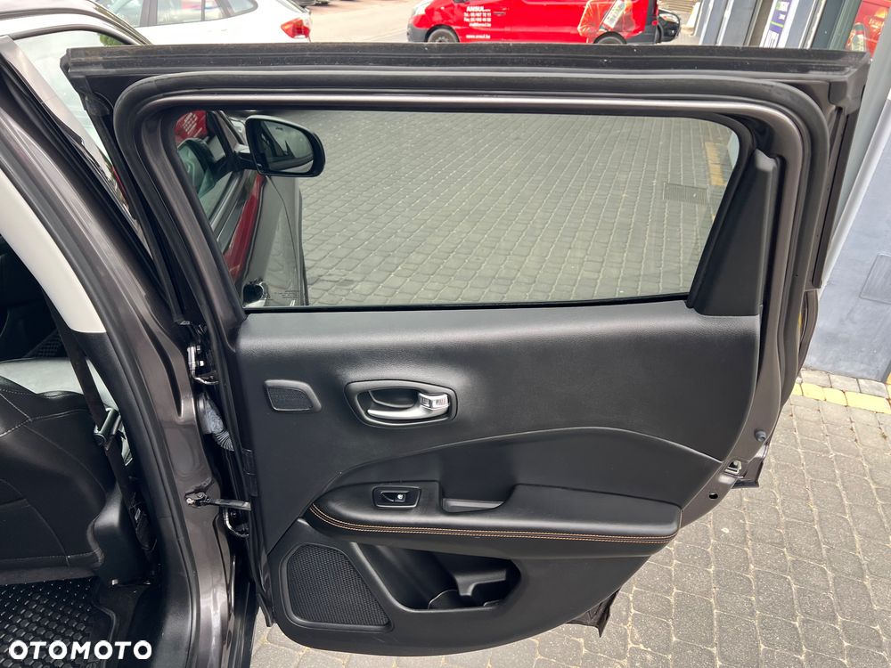 Jeep Compass 1.4 TMair Longitude FWD S&S - 28