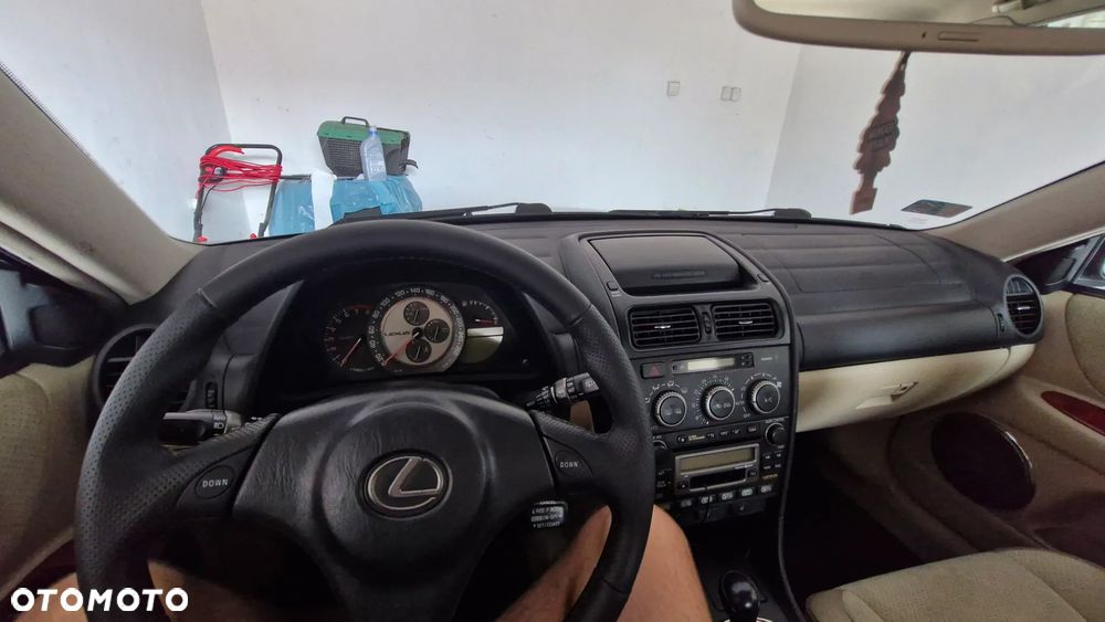 Lexus IS 300 Prestige - 17