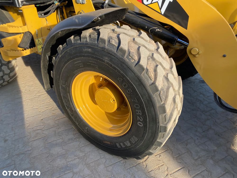 Caterpillar CAT 908M, 2017 ROK, 3900 MTH, ŁYŻKA OTWIERANA + WIDŁY, z NIEMIEC, - 19