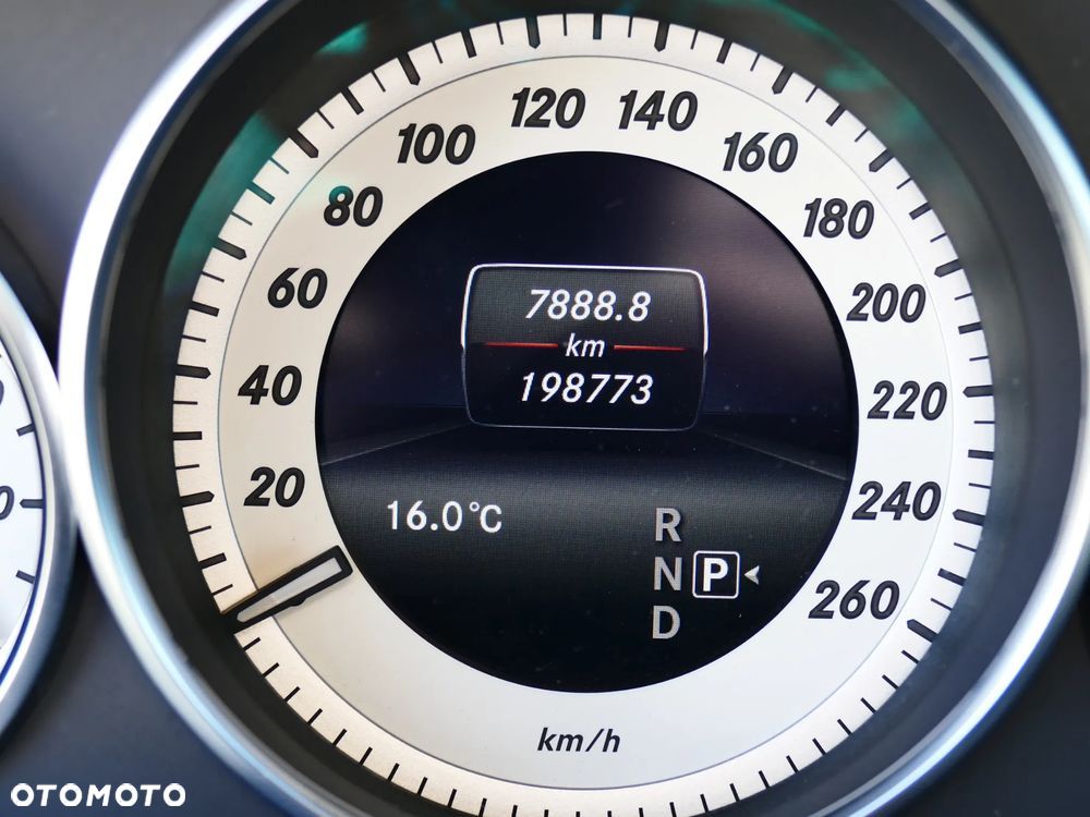 Mercedes-Benz Klasa E 200 BlueTEC 7G-TRONIC Elegance - 11